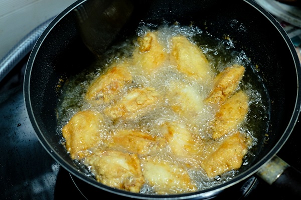 ปีกไก่ทอดซอสสุกี้ ปีกไก่ทอดซอสสุกี้