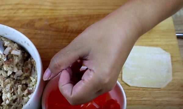 ขนมจีบหมูสับไข่เค็ม ขนมจีบหมูสับไข่เค็ม