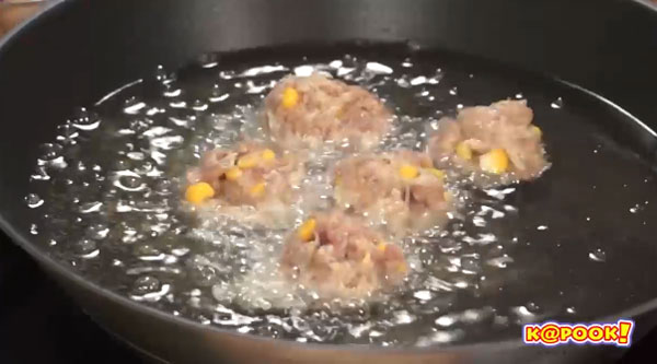 หมูทอดข้าวโพด หมูทอดข้าวโพด