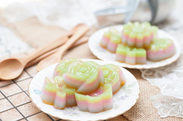 ขนมชั้นดอกไม้ ขนมชั้นดอกไม้