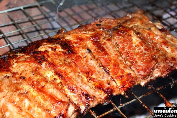 ซี่โครงหมูอ่อนย่างกระเทียม ซี่โครงหมูอ่อนย่างกระเทียม