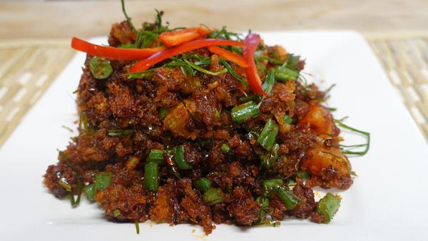 ปลาดุกฟูผัดพริกขิงไข่เค็ม ปลาดุกฟูผัดพริกขิงไข่เค็ม