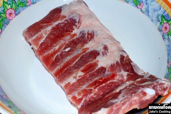 ซี่โครงหมูอ่อนย่างกระเทียม ซี่โครงหมูอ่อนย่างกระเทียม