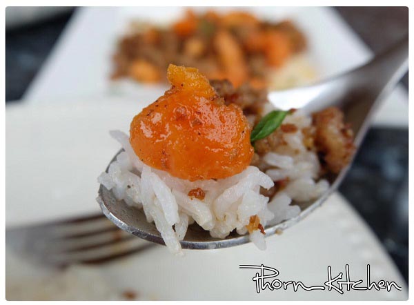 หมูสับผัดไข่เค็ม หมูสับผัดไข่เค็ม