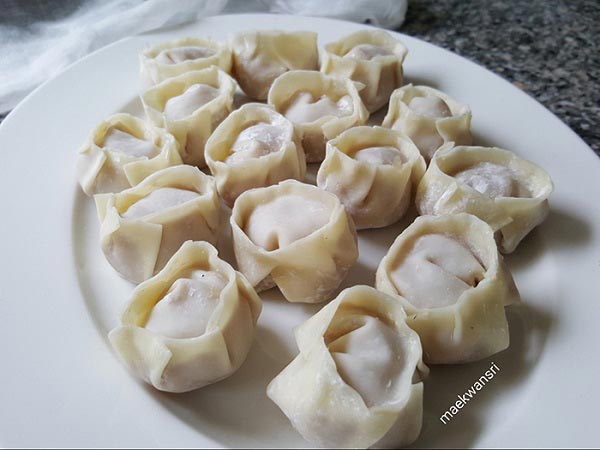 เกี๊ยวนึ่งไส้ไก่ผสมกุ้ง เกี๊ยวนึ่งไส้ไก่ผสมกุ้ง