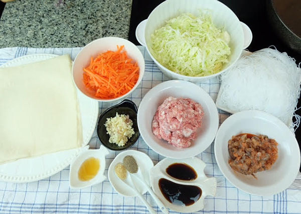 เปาะเปี๊ยะทอดไส้วุ้นเส้นหมูสับ เปาะเปี๊ยะทอดไส้วุ้นเส้นหมูสับ
