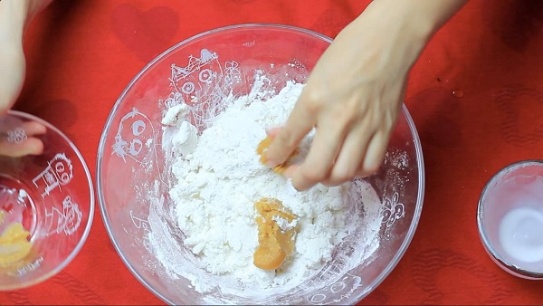 ขนมงาทอดไส้ถั่วแดง ขนมงาทอดไส้ถั่วแดง