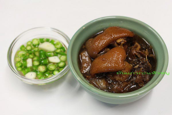 ขาหมูคากิ ขาหมูคากิ