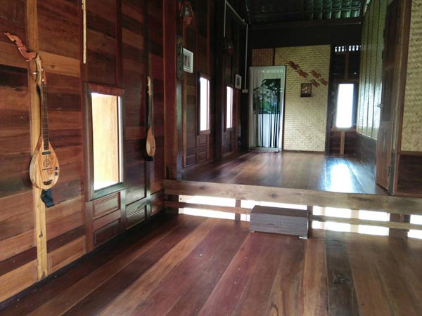 บ้านไม้ชั้นเดียวใต้ถุนสูง บ้านไม้ชั้นเดียวใต้ถุนสูง
