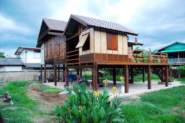 บ้านไม้ชั้นเดียวใต้ถุนสูง บ้านไม้ชั้นเดียวใต้ถุนสูง