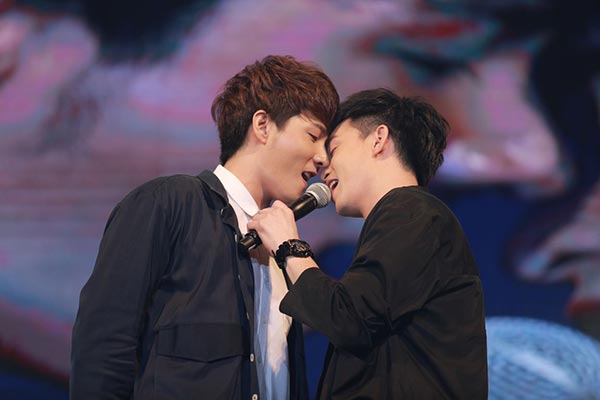 Y I LOVE YOU FAN PARTY Y I LOVE YOU FAN PARTY