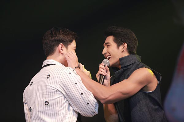 Y I LOVE YOU FAN PARTY Y I LOVE YOU FAN PARTY