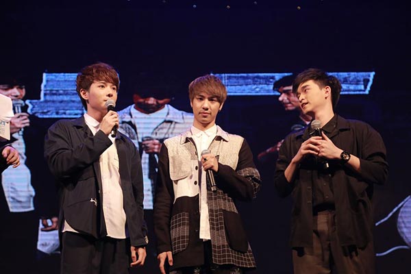 Y I LOVE YOU FAN PARTY Y I LOVE YOU FAN PARTY