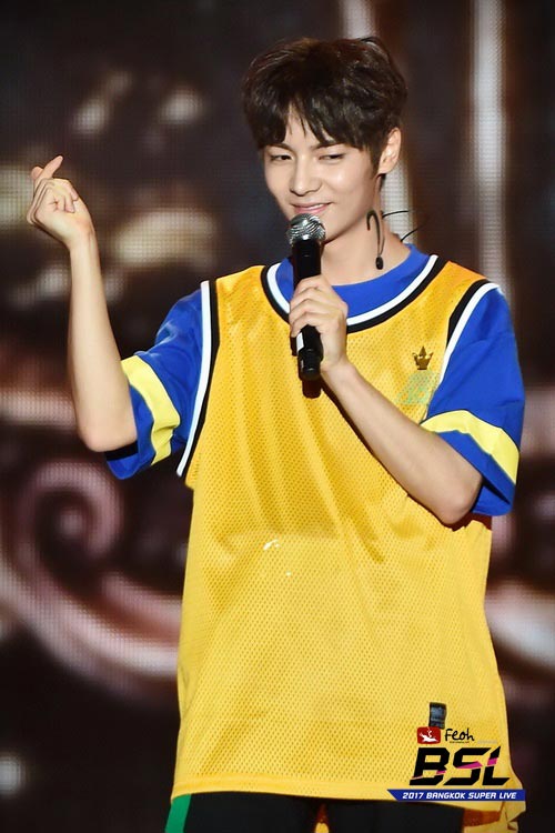 เฟโอห์ พรีเซนต์ 2017 แบงคอก ซูเปอร์ ไลฟ์ เฟโอห์ พรีเซนต์ 2017 แบงคอก ซูเปอร์ ไลฟ์
