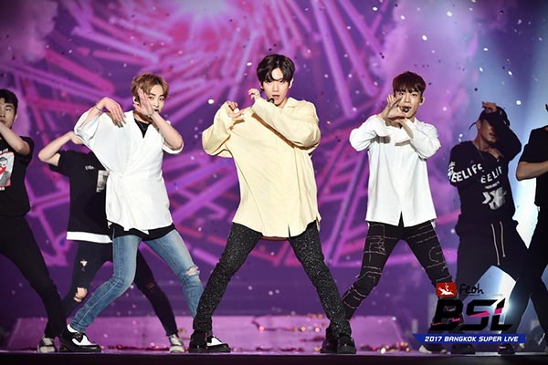 เฟโอห์ พรีเซนต์ 2017 แบงคอก ซูเปอร์ ไลฟ์ เฟโอห์ พรีเซนต์ 2017 แบงคอก ซูเปอร์ ไลฟ์