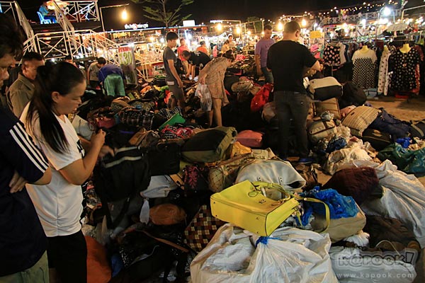 ตลาดคนเดินสายใต้ใหม่ ตลาดคนเดินสายใต้ใหม่