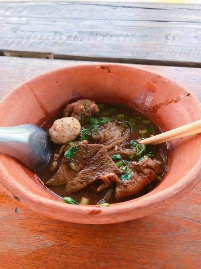 ร้านก๋วยเตี๋ยวริมน้ำ ร้านก๋วยเตี๋ยวริมน้ำ