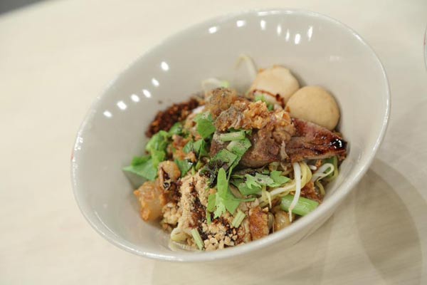 ร้านก๋วยเตี๋ยวริมน้ำ ร้านก๋วยเตี๋ยวริมน้ำ