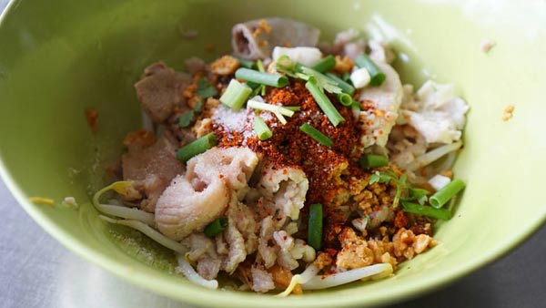 ร้านก๋วยเตี๋ยวริมน้ำ ร้านก๋วยเตี๋ยวริมน้ำ