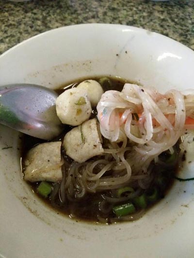 ร้านก๋วยเตี๋ยวริมน้ำ ร้านก๋วยเตี๋ยวริมน้ำ