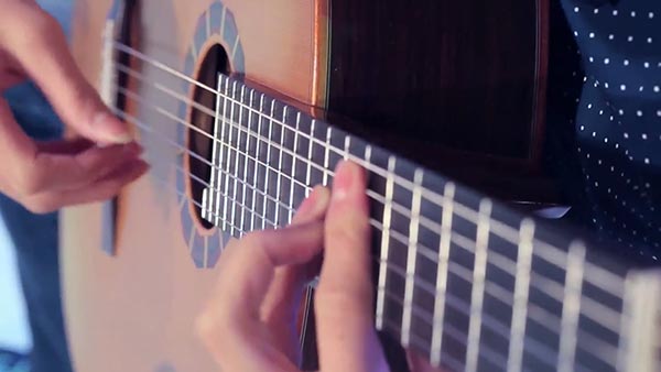 ผู้สาวขาเลาะ ผู้สาวขาเลาะ