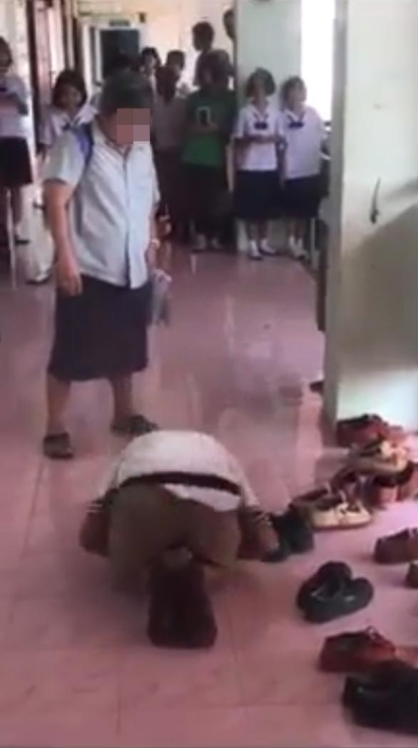 ครูทำโทษนักเรียน ครูทำโทษนักเรียน