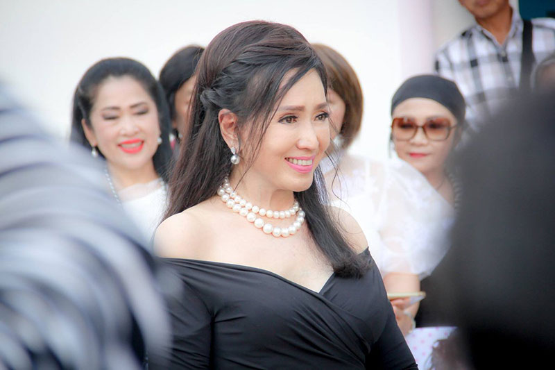 อาภัสรา หงสกุล อาภัสรา หงสกุล