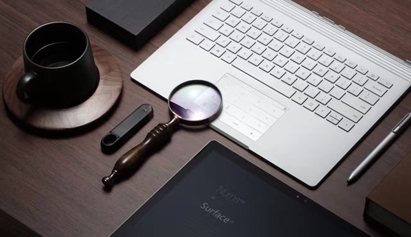 Nums แผ่นเปลี่ยน Trackpad เป็นแป้นตัวเลข Nums แผ่นเปลี่ยน Trackpad เป็นแป้นตัวเลข