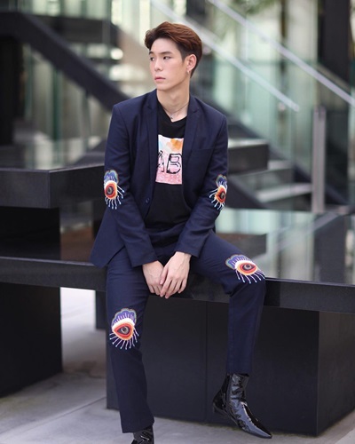 ท่าโพส ผู้ชาย ท่าโพส ผู้ชาย