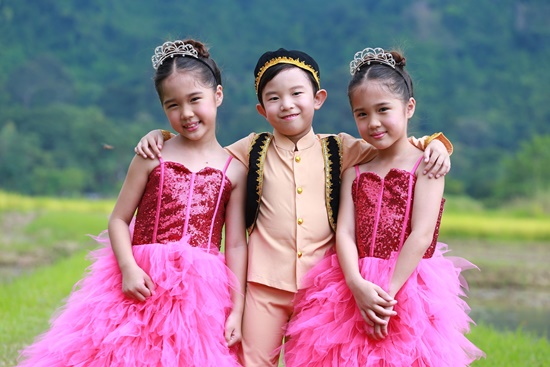 รักหลงโรง รักหลงโรง