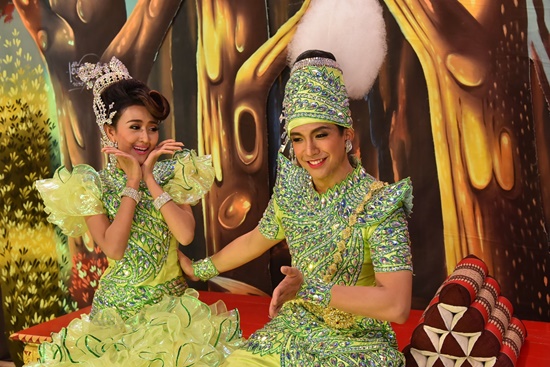 รักหลงโรง รักหลงโรง