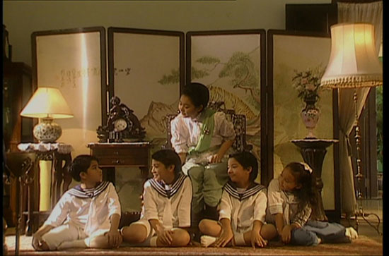 สี่แผ่นดิน สี่แผ่นดิน