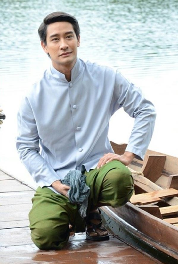 ป้อง ณวัฒน์ ป้อง ณวัฒน์