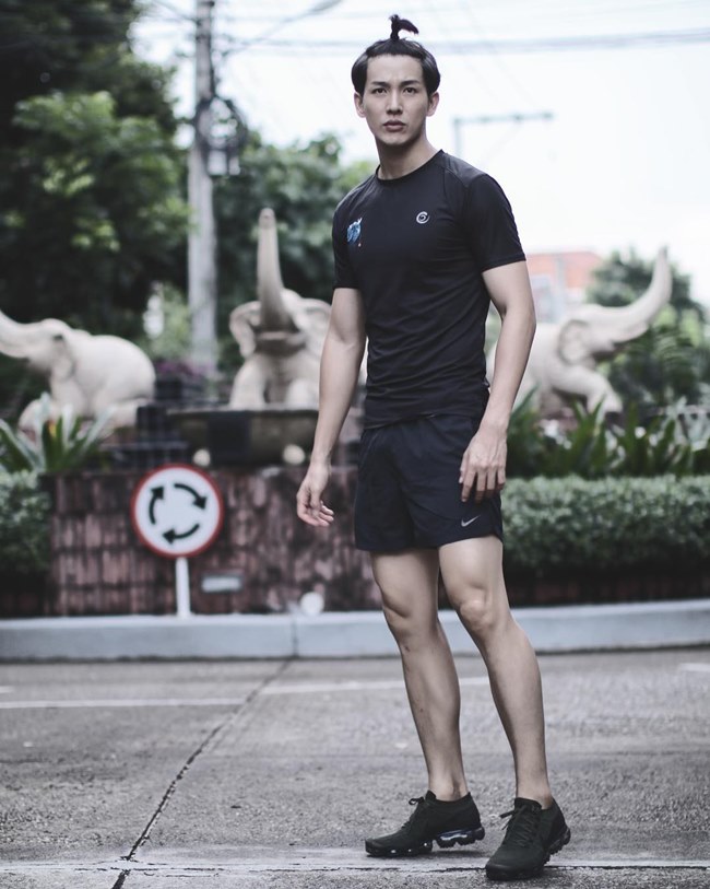 ชุดออกกำลังกาย ชุดออกกำลังกาย