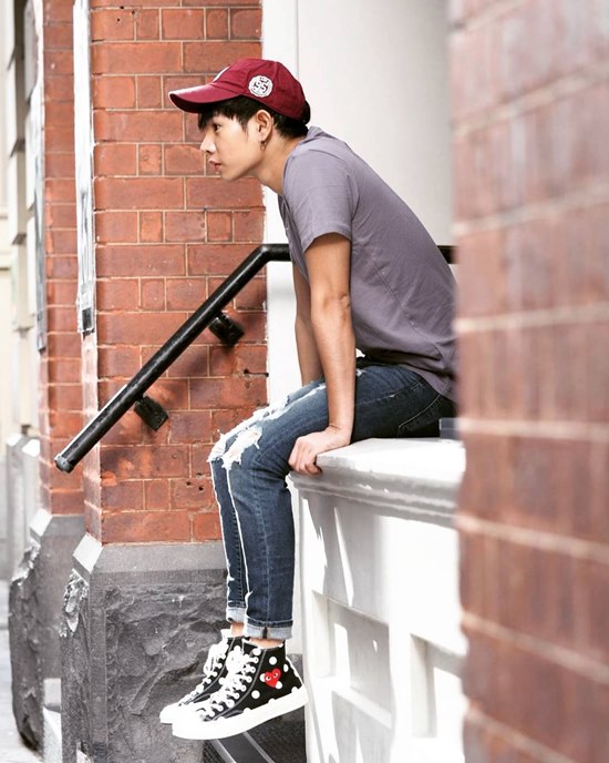 รองเท้าผ้าใบดารา รองเท้าผ้าใบดารา