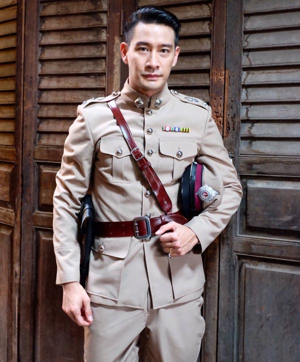 ดาราชายแต่งชุดเครื่องแบบ ดาราชายแต่งชุดเครื่องแบบ