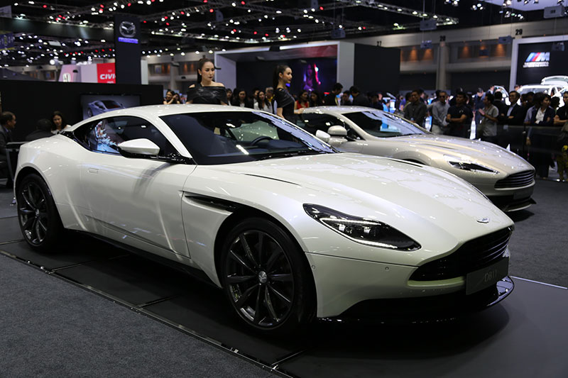 Aston Martin DB11 V8 Aston Martin DB11 V8