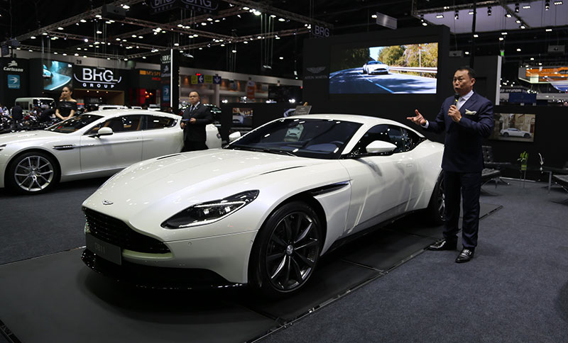 Aston Martin DB11 V8 Aston Martin DB11 V8