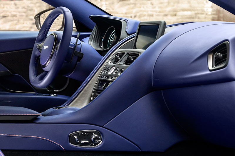 Aston Martin DB11 V8 Aston Martin DB11 V8
