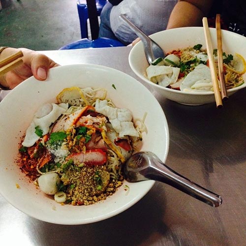 ร้านอาหารตลาดแม่กลอง ร้านอาหารตลาดแม่กลอง