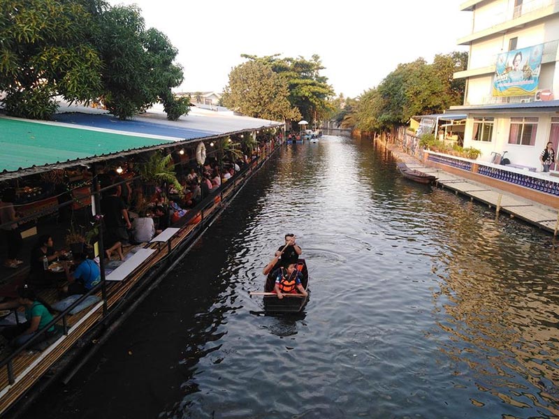 ตลาดใกล้กรุงเทพฯ ตลาดใกล้กรุงเทพฯ
