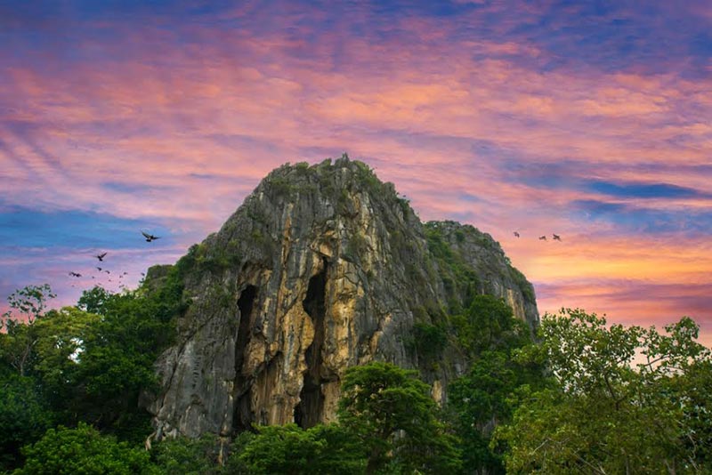 ที่เที่ยวเพชรบุรี ถ้ำเขาย้อย