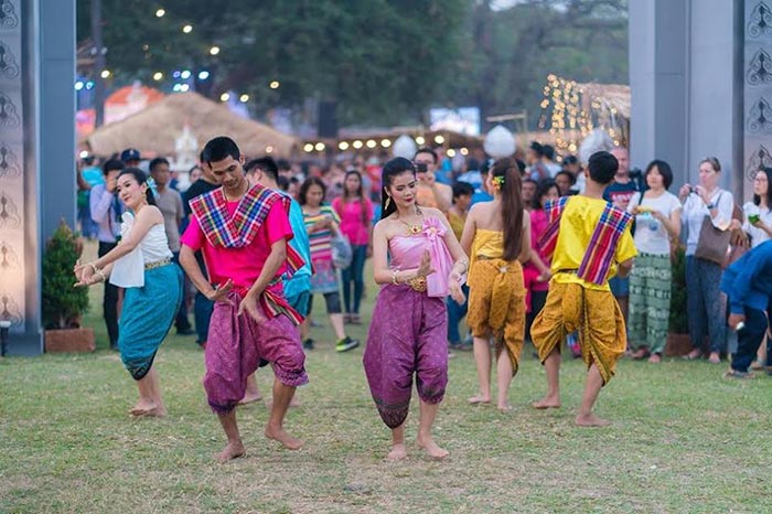 ตลาด 800 ปี กรุงสุโขทัย ตลาด 800 ปี กรุงสุโขทัย
