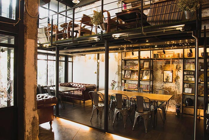 ร้านกาแฟอุดรธานี Wolf\'s Den