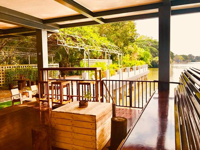ร้านกาแฟริมน้ำ ร้านกาแฟริมน้ำ