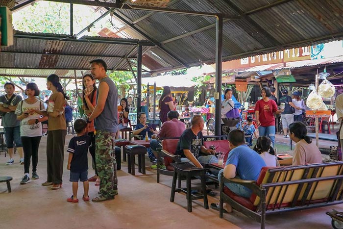 ตลาดโรงคั่ว ตลาดโรงคั่ว