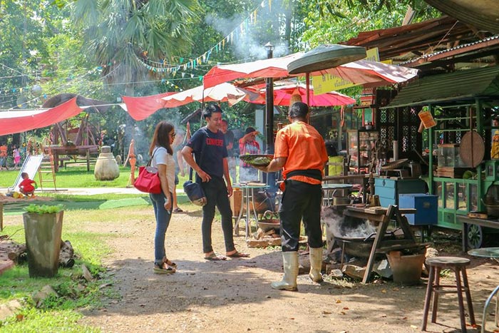 ตลาดโรงคั่ว ตลาดโรงคั่ว
