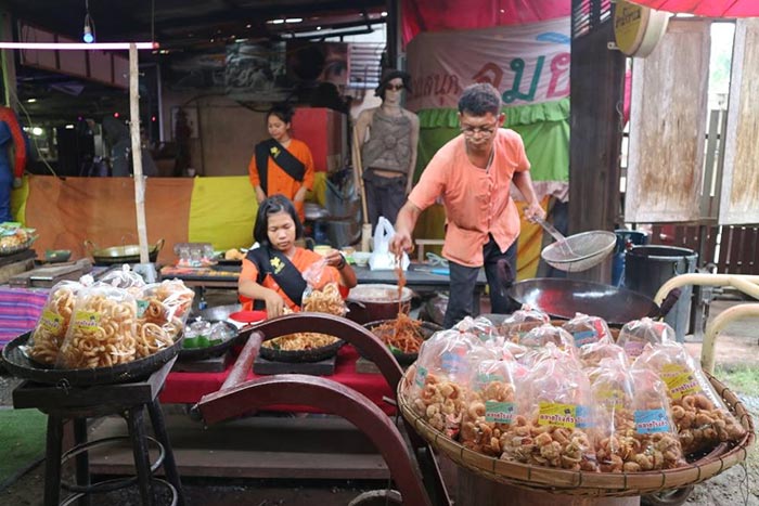 ตลาดโรงคั่ว ตลาดโรงคั่ว