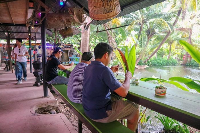 ตลาดน่าเดิน ตลาดน่าเดิน