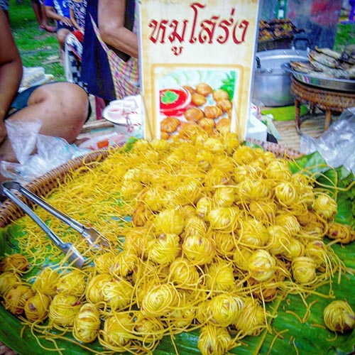 ตลาดโบราณใครใคร่ ค้าค้า สุโขทัย ตลาดโบราณใครใคร่ ค้าค้า สุโขทัย